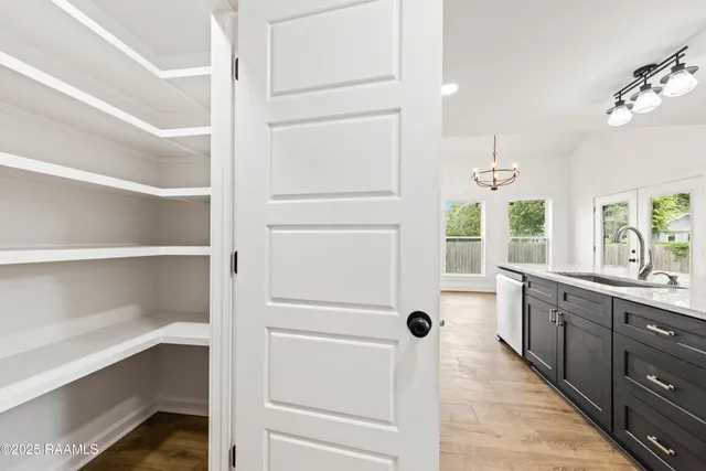 $2,700 | 1100 F Vieux Jacquet Road, Broussard, LA 70518