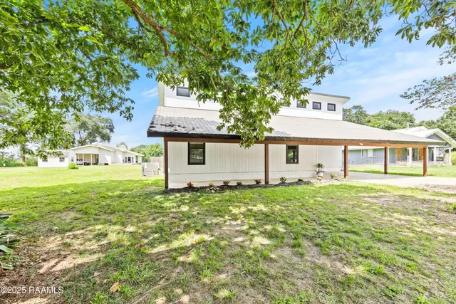 $2,700 | 1100 F Vieux Jacquet Road, Broussard, LA 70518