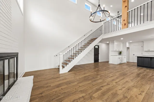 $2,700 | 1100 F Vieux Jacquet Road, Broussard, LA 70518