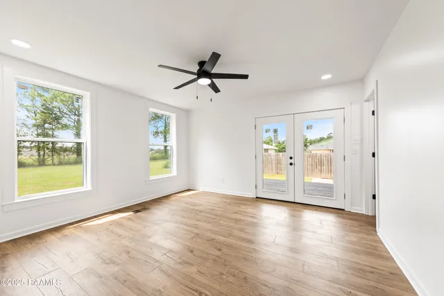 $2,700 | 1100 F Vieux Jacquet Road, Broussard, LA 70518