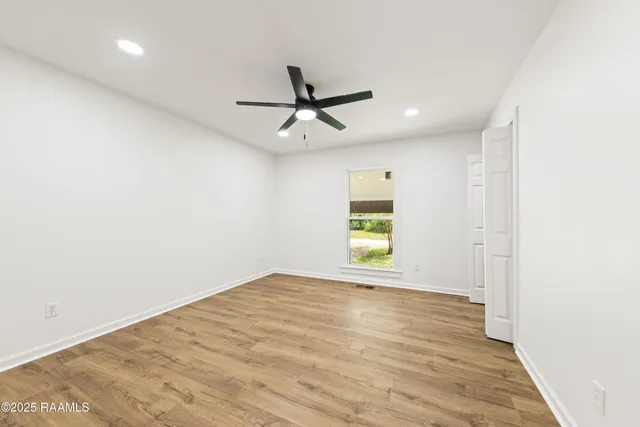 $2,700 | 1100 F Vieux Jacquet Road, Broussard, LA 70518