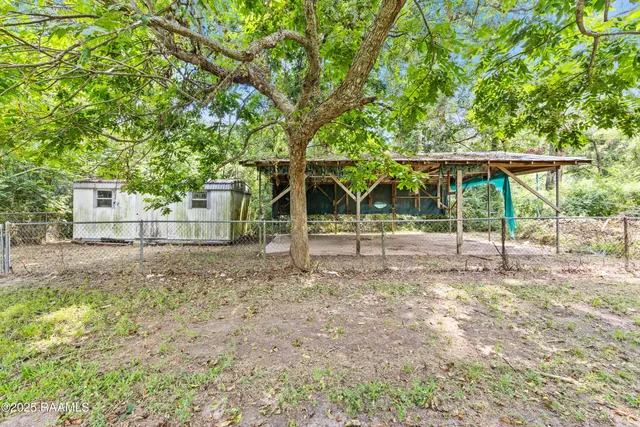 $2,700 | 1100 F Vieux Jacquet Road, Broussard, LA 70518