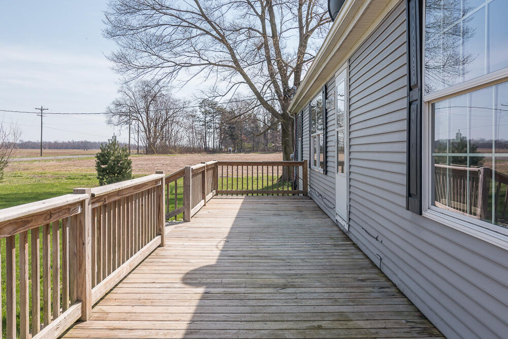 53573 92nd Avenue Decatur, MI 49045 - Photo 3 of 36 Porch