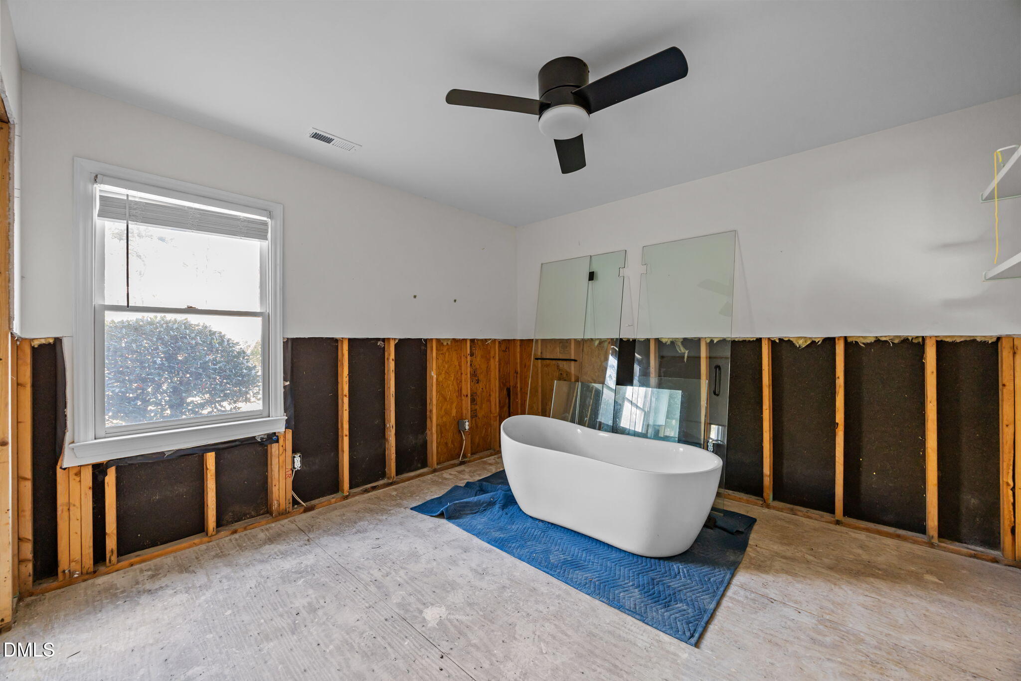 105 Riverbirch Point Carrboro, NC 27510 - Photo 15 of 32 a living room with furniture and a window