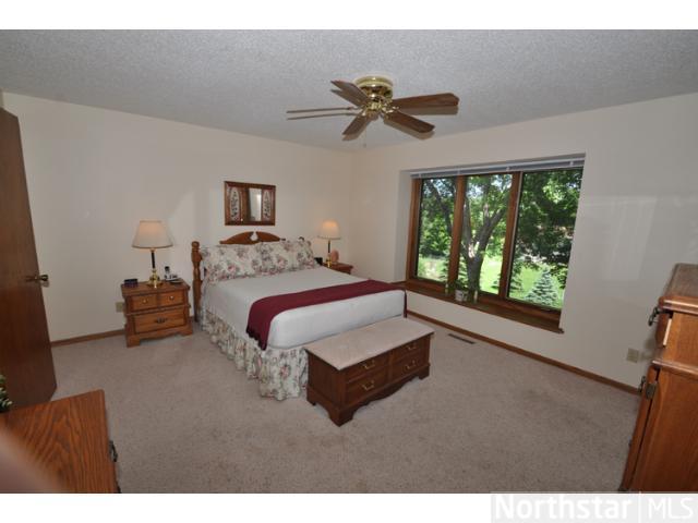 4546 Oak Chase Road Eagan, MN 55123 - Photo 12 of 18 Gallery Image 12