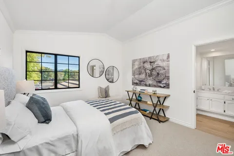 $1,625,000 | 13033 West Magnolia Boulevard, Sherman Oaks, CA 91423