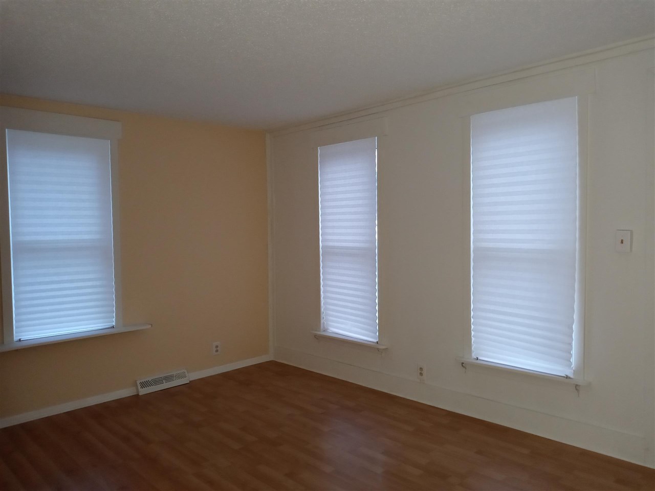 602 Fitzhugh Street Bay City, MI 48708 - Photo 9 of 35