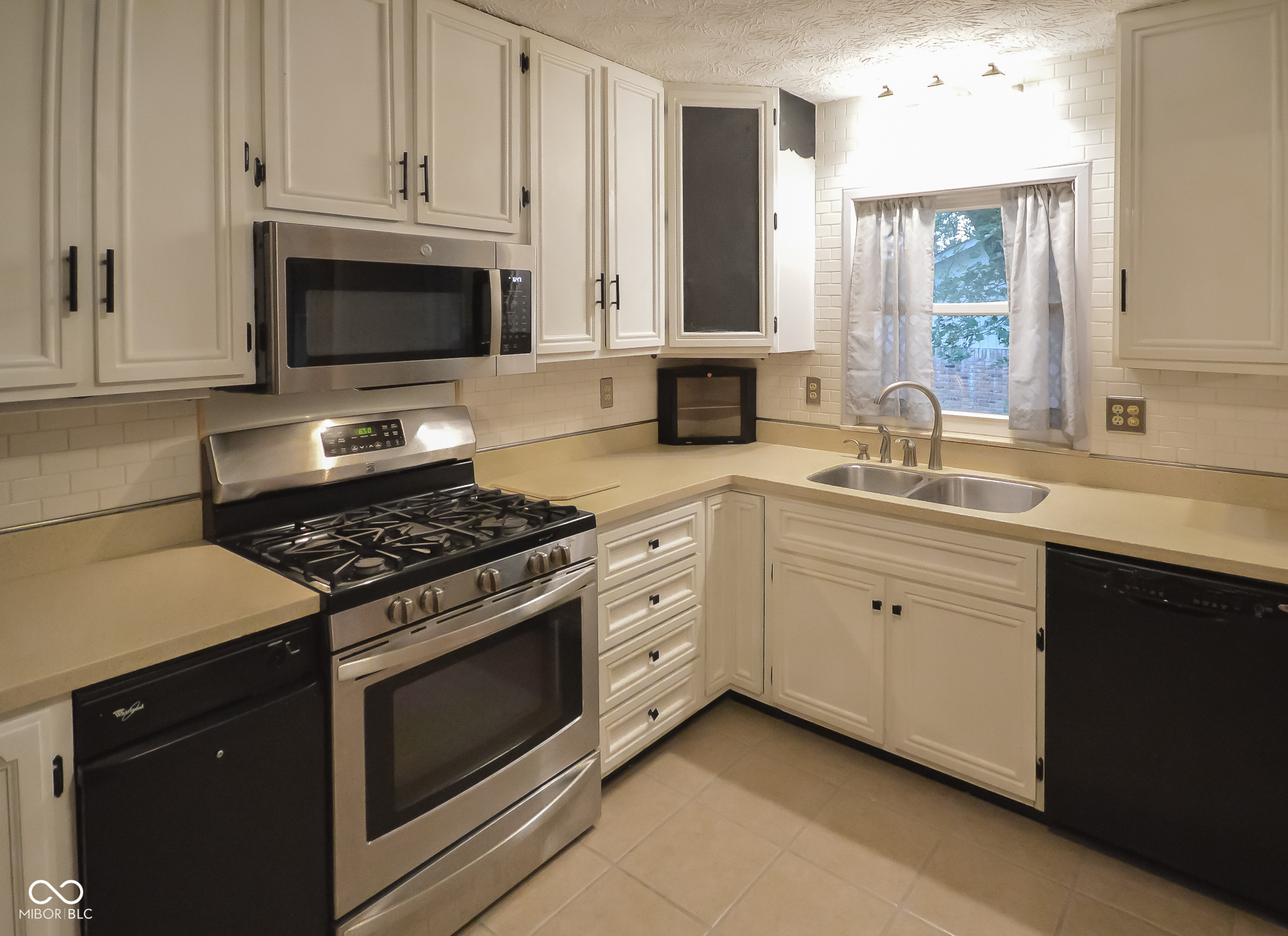 4022 East Stop 10 Road Indianapolis, IN 46237 - Photo 11 of 31