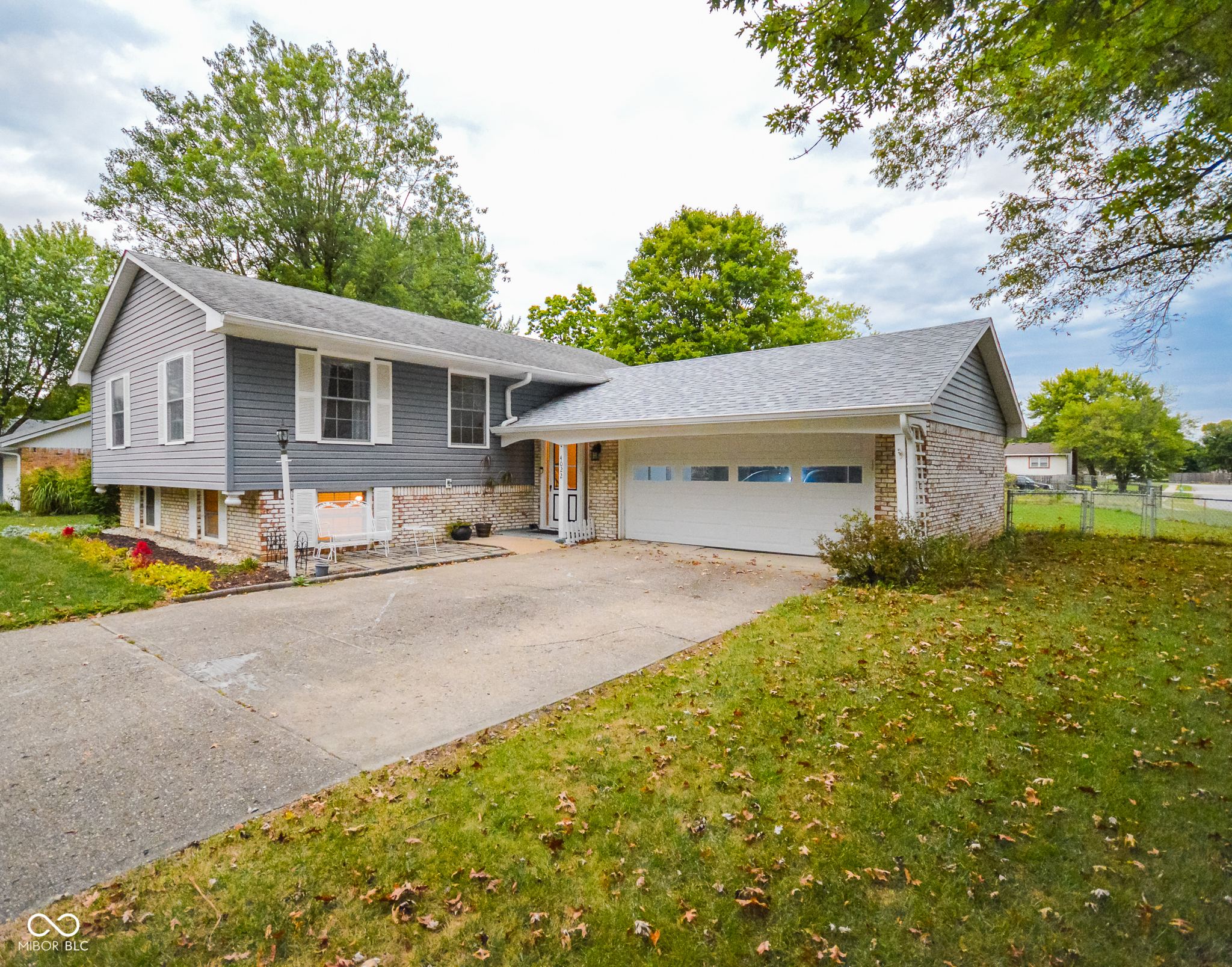 4022 East Stop 10 Road Indianapolis, IN 46237 - Photo 2 of 31