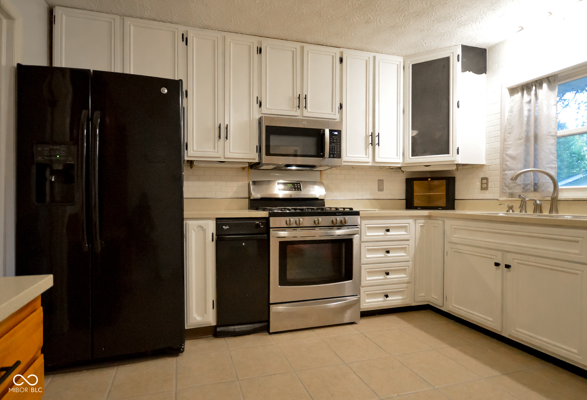 4022 East Stop 10 Road Indianapolis, IN 46237 - Photo 9 of 31