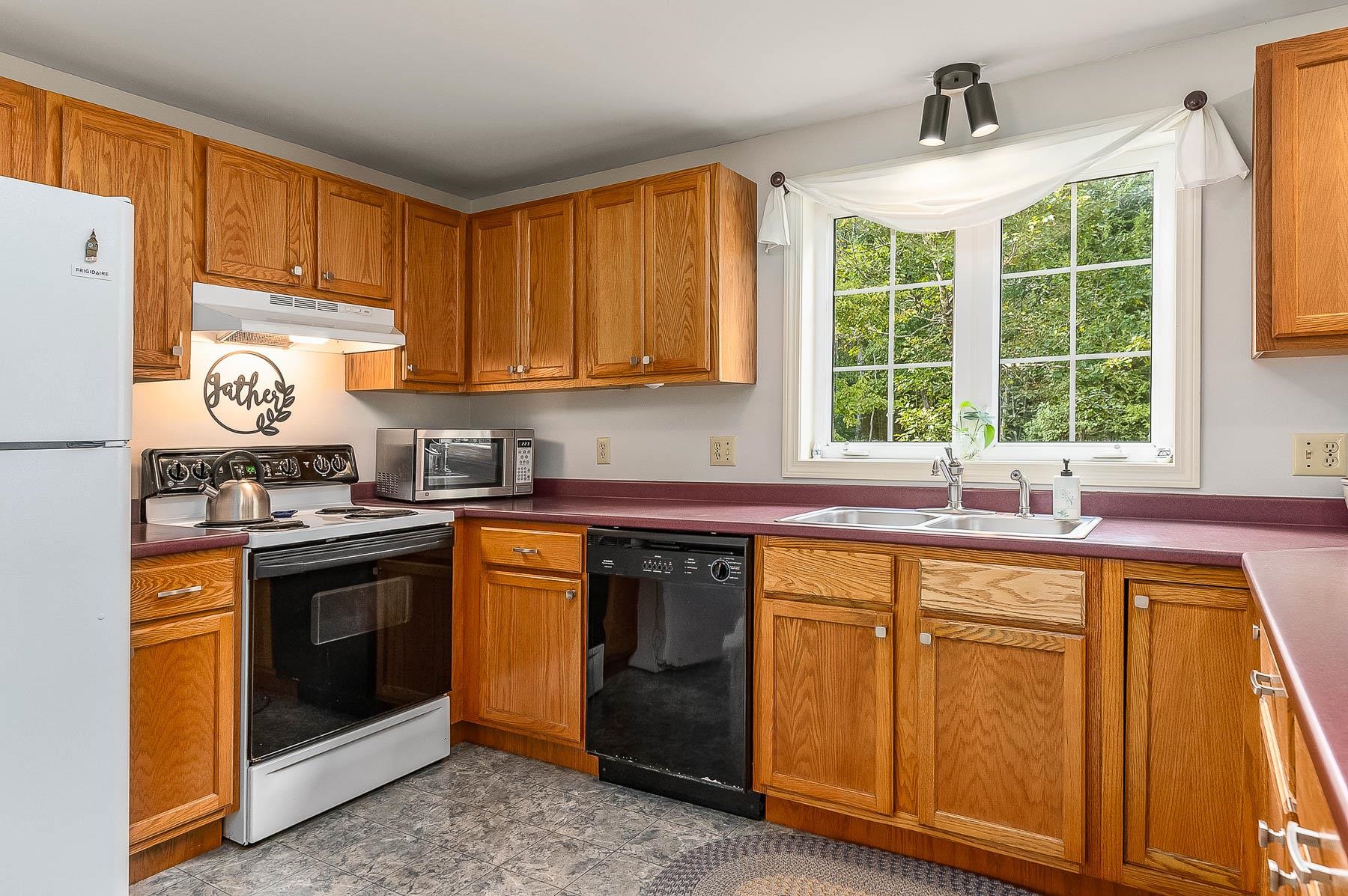 68 Tamarack Road Lee, NH 03861 - Photo 5 of 36