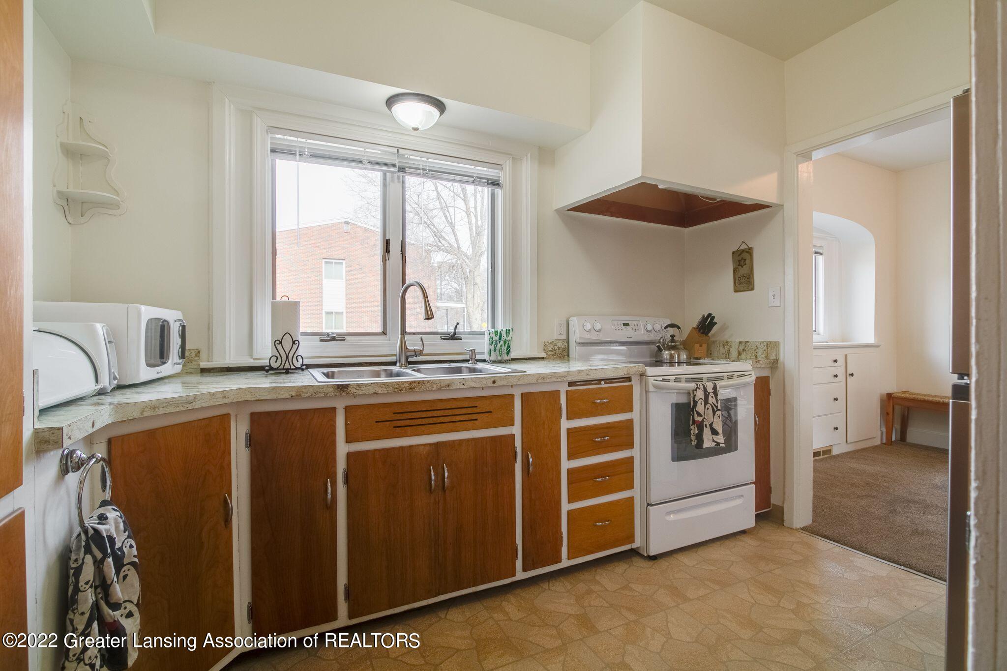 2000 Alpha Street Lansing, MI 48910 - Photo 18 of 32 Kitchen Level 1