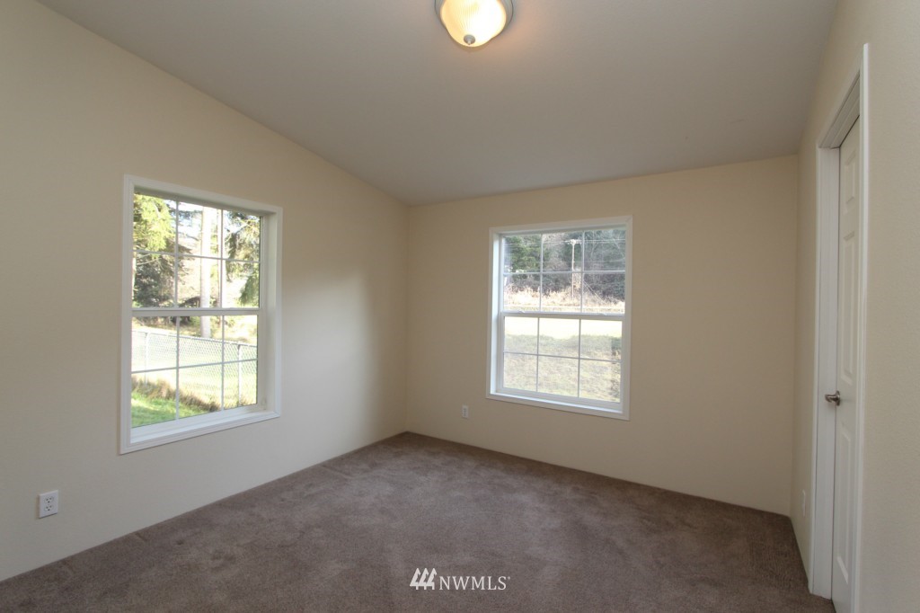 1157 Coal Creek Road Longview, WA 98632 - Photo 10 of 23