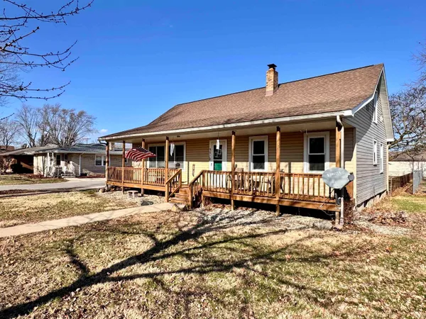 $199,900 | 901 South Market Street, Winamac, IN 46996