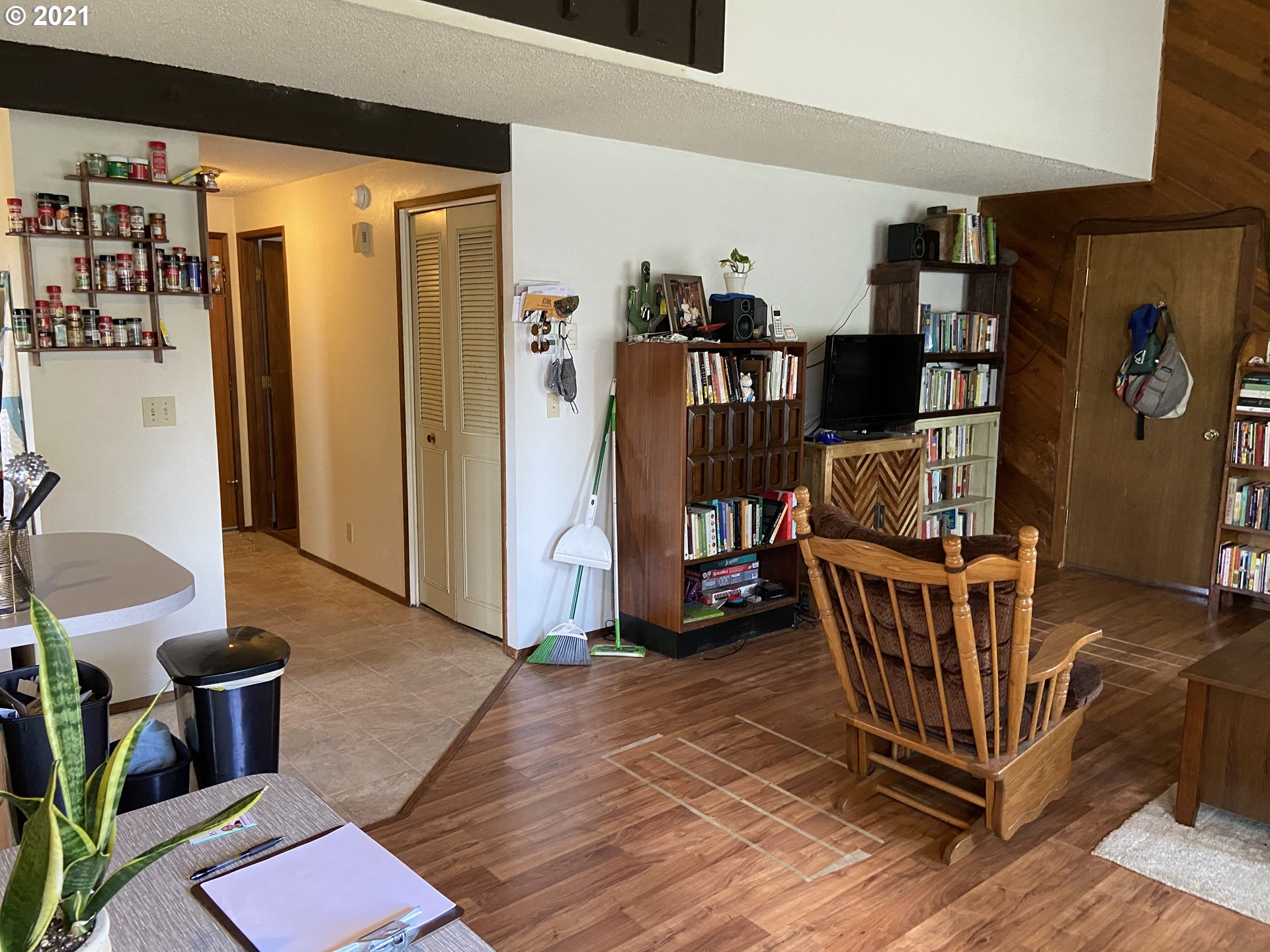 608 53rd Street Springfield, OR 97478 - Photo 5 of 19