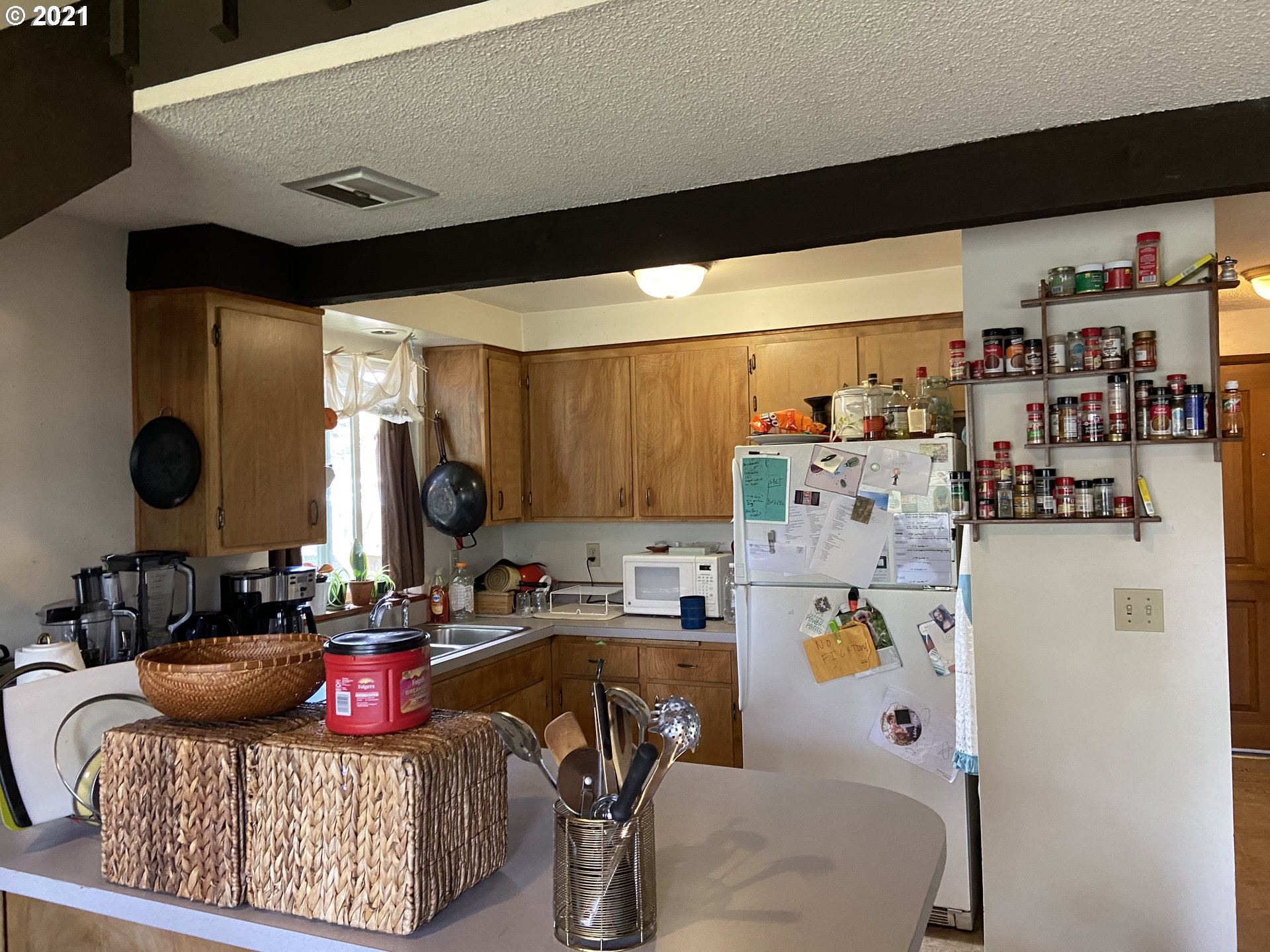608 53rd Street Springfield, OR 97478 - Photo 7 of 19