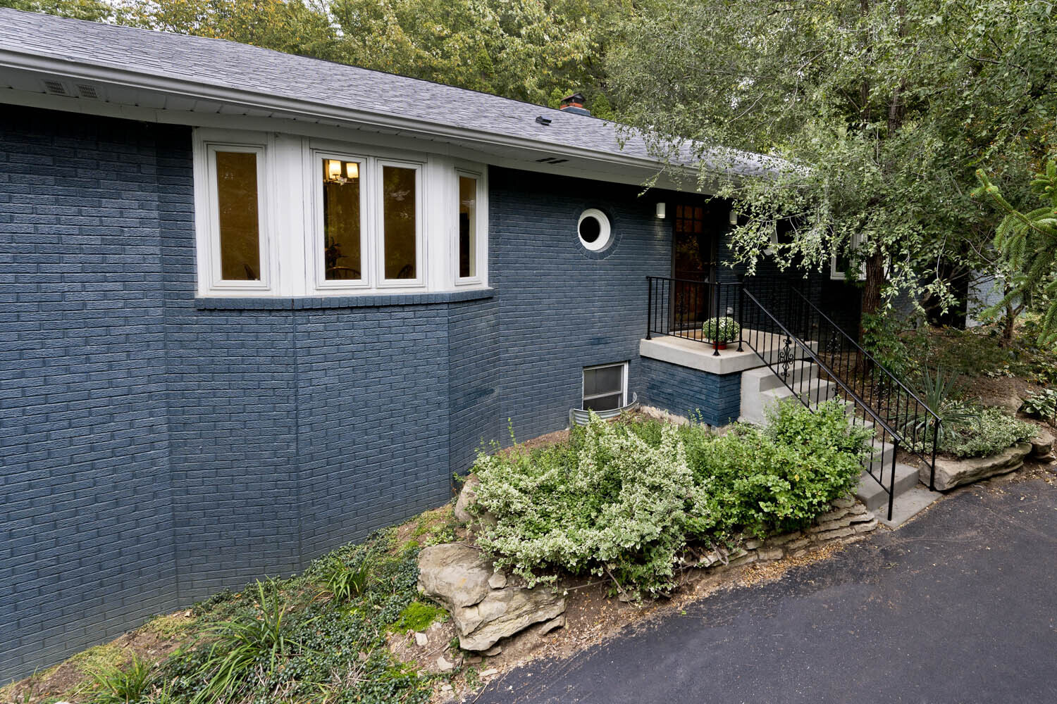 5042 Fall Creek Road Indianapolis, IN 46220 - Photo 2 of 58