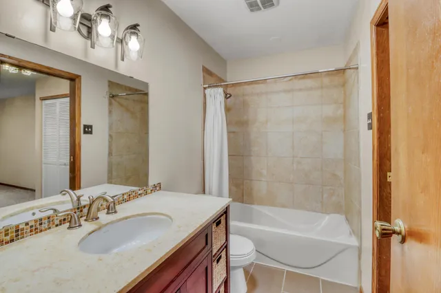 $249,000 | 38 Fremont Drive South, Fargo, ND 58103