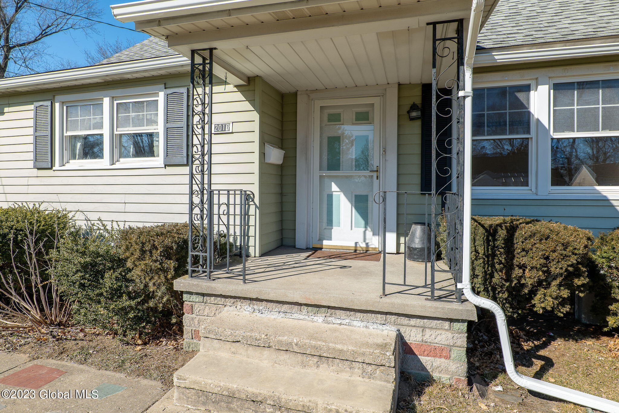 2016 Pyle Road Rotterdam, NY 12303 - Photo 4 of 36 4-web-or-mls-2016PyleRd-4