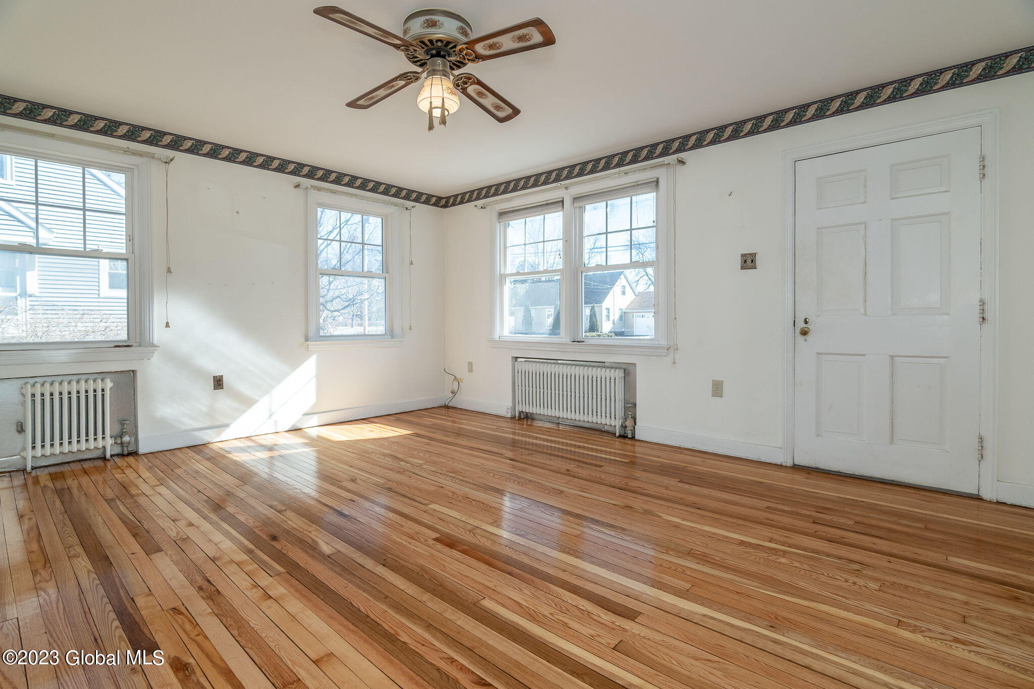 2016 Pyle Road Rotterdam, NY 12303 - Photo 5 of 36 5-web-or-mls-2016PyleRd-5