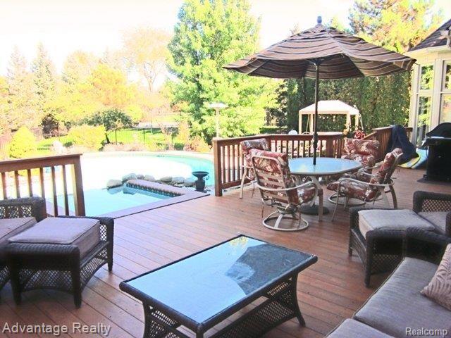 5835 Murfield Drive Rochester, MI 48306 - Photo 18 of 32 18.JPG