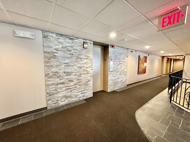 2500 Windsor Mall, Unit 1N Park Ridge, IL 60068 - Photo 4 of 19 Gallery Image 4