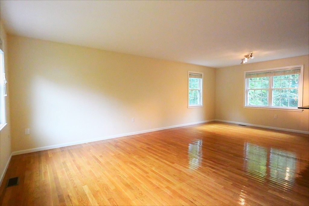 25 Woodlawn Road Randolph, MA 02368 - Photo 13 of 27 Gallery Image 13