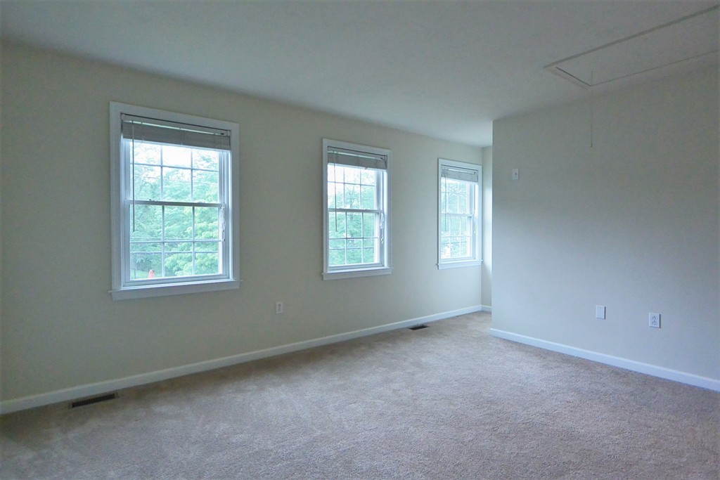 25 Woodlawn Road Randolph, MA 02368 - Photo 17 of 27 Gallery Image 17