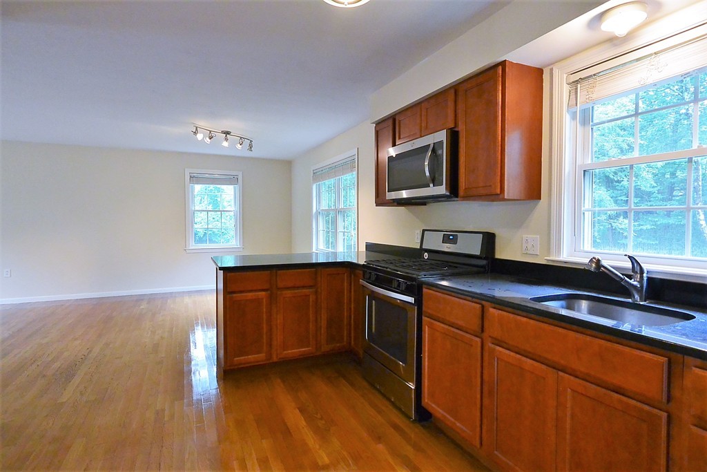 25 Woodlawn Road Randolph, MA 02368 - Photo 9 of 27 Gallery Image 9