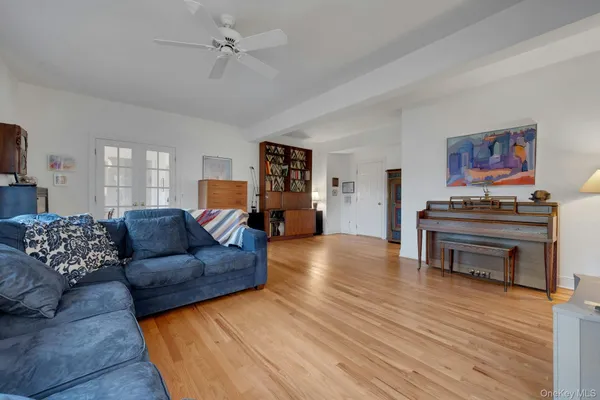 $1,299,000 | 8 Justine Court, Briarcliff Manor, NY 10510