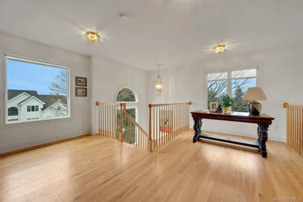 $1,299,000 | 8 Justine Court, Briarcliff Manor, NY 10510