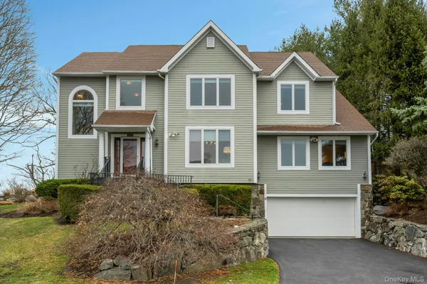 $1,299,000 | 8 Justine Court, Briarcliff Manor, NY 10510