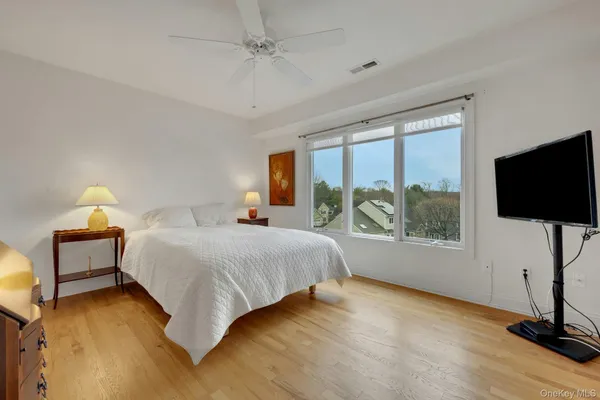 $1,299,000 | 8 Justine Court, Briarcliff Manor, NY 10510