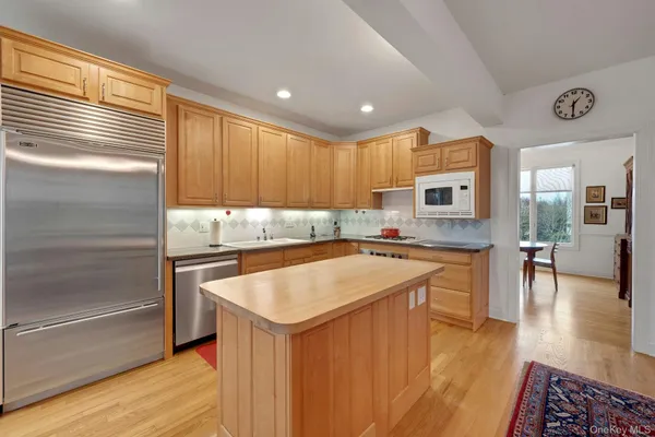 $1,299,000 | 8 Justine Court, Briarcliff Manor, NY 10510