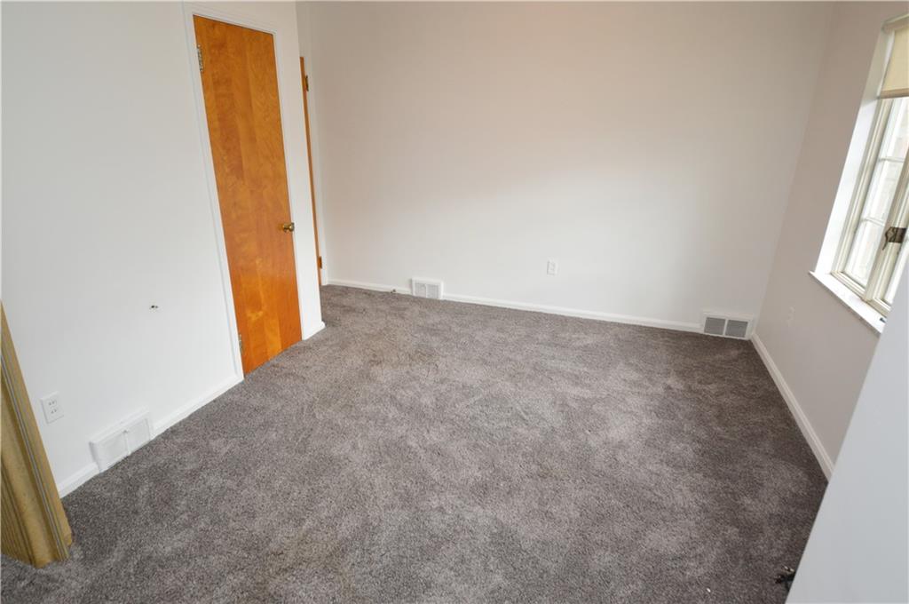 986 Ridge Road Ambridge, PA 15003 - Photo 11 of 37