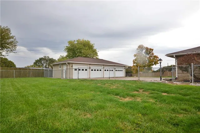 $299,000 | 986 Ridge Road, Ambridge, PA 15003