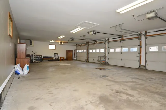 $299,000 | 986 Ridge Road, Ambridge, PA 15003