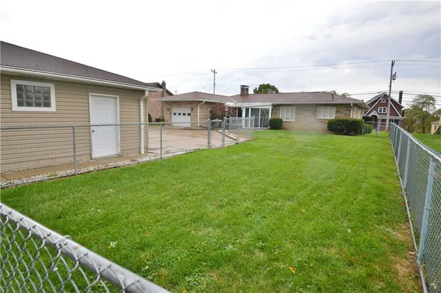 $299,000 | 986 Ridge Road, Ambridge, PA 15003