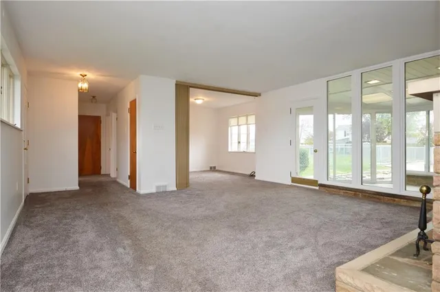 $299,000 | 986 Ridge Road, Ambridge, PA 15003