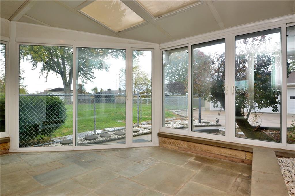 986 Ridge Road Ambridge, PA 15003 - Photo 7 of 37