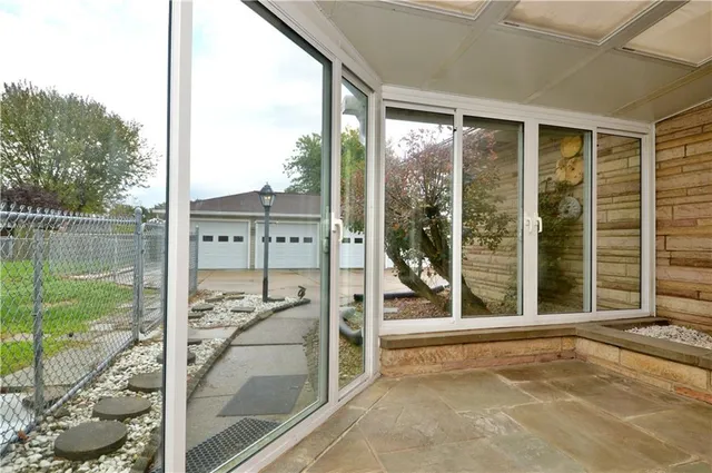 $299,000 | 986 Ridge Road, Ambridge, PA 15003