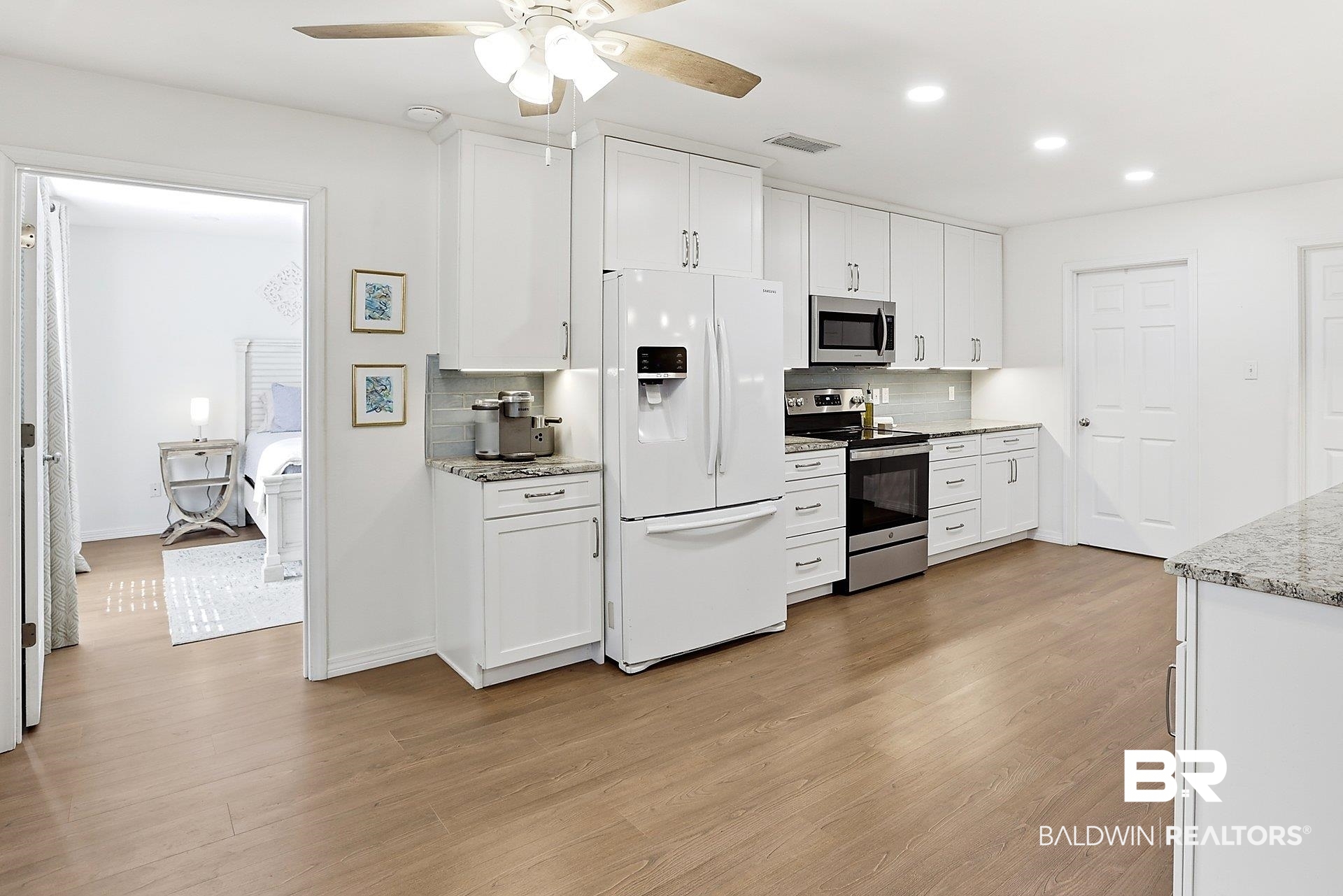 25793 Bonito Avenue Orange Beach, AL 36561 - Photo 11 of 27 Kitchen