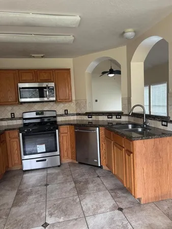 $2,500 | 6830 Silver Shores Lane, Katy, TX 77449