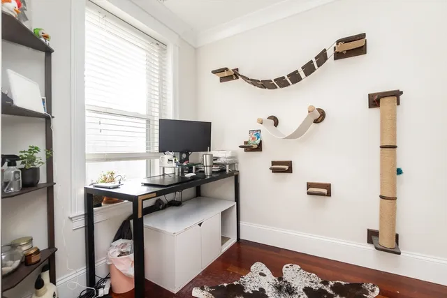 $4,000 | 632 East Broadway, Unit 4, Boston, MA 02127