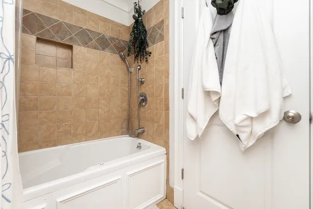 $4,000 | 632 East Broadway, Unit 4, Boston, MA 02127