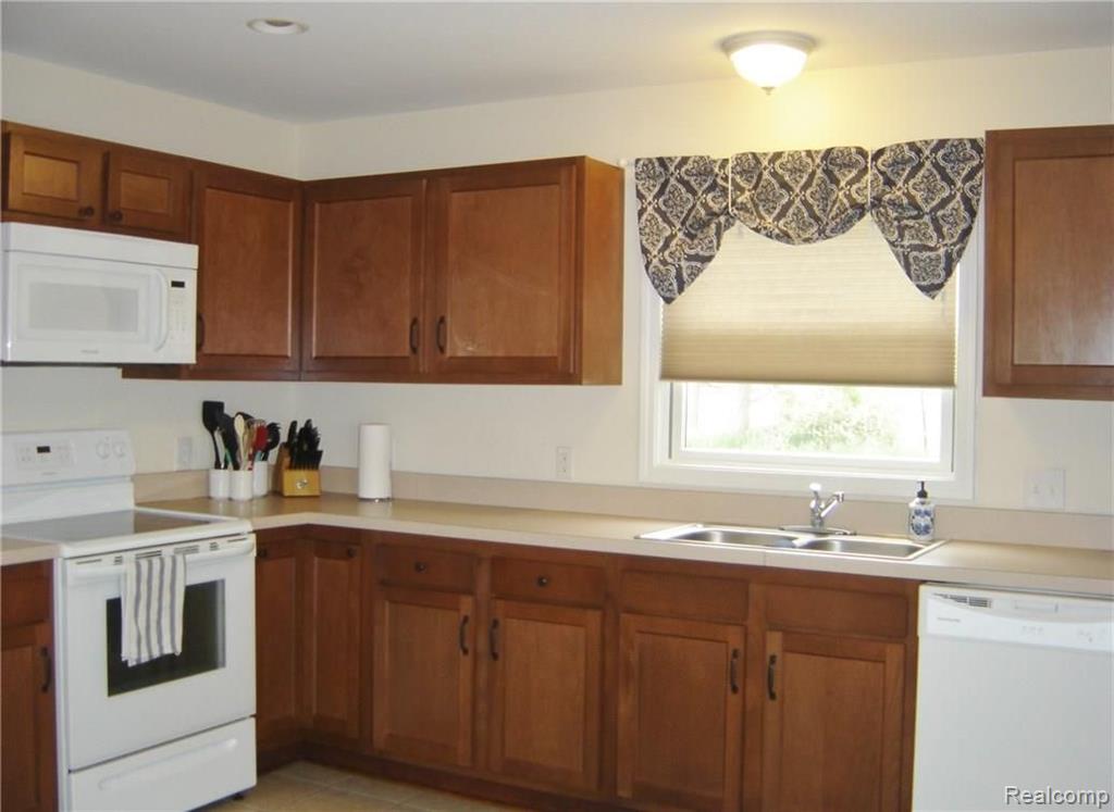 6722 Herbst Road Brighton, MI 48114 - Photo 15 of 20