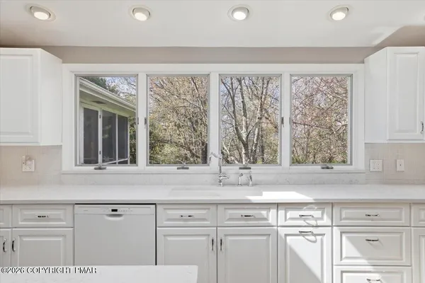 $599,000 | 120 Jermyn Drive, Clarks Summit, PA 18411