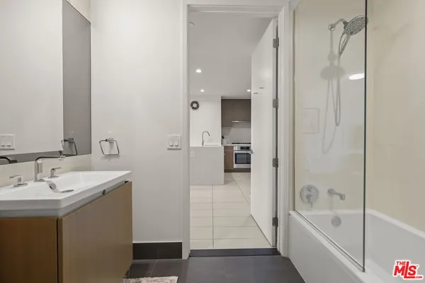 $3,500 | 889 Francisco Street, Unit 2602, Los Angeles, CA 90017