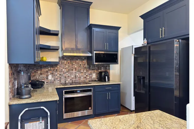 $995,000 | 1048 11th Street, Rock Island, TX 78934