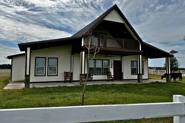 $995,000 | 1048 11th Street, Rock Island, TX 78934